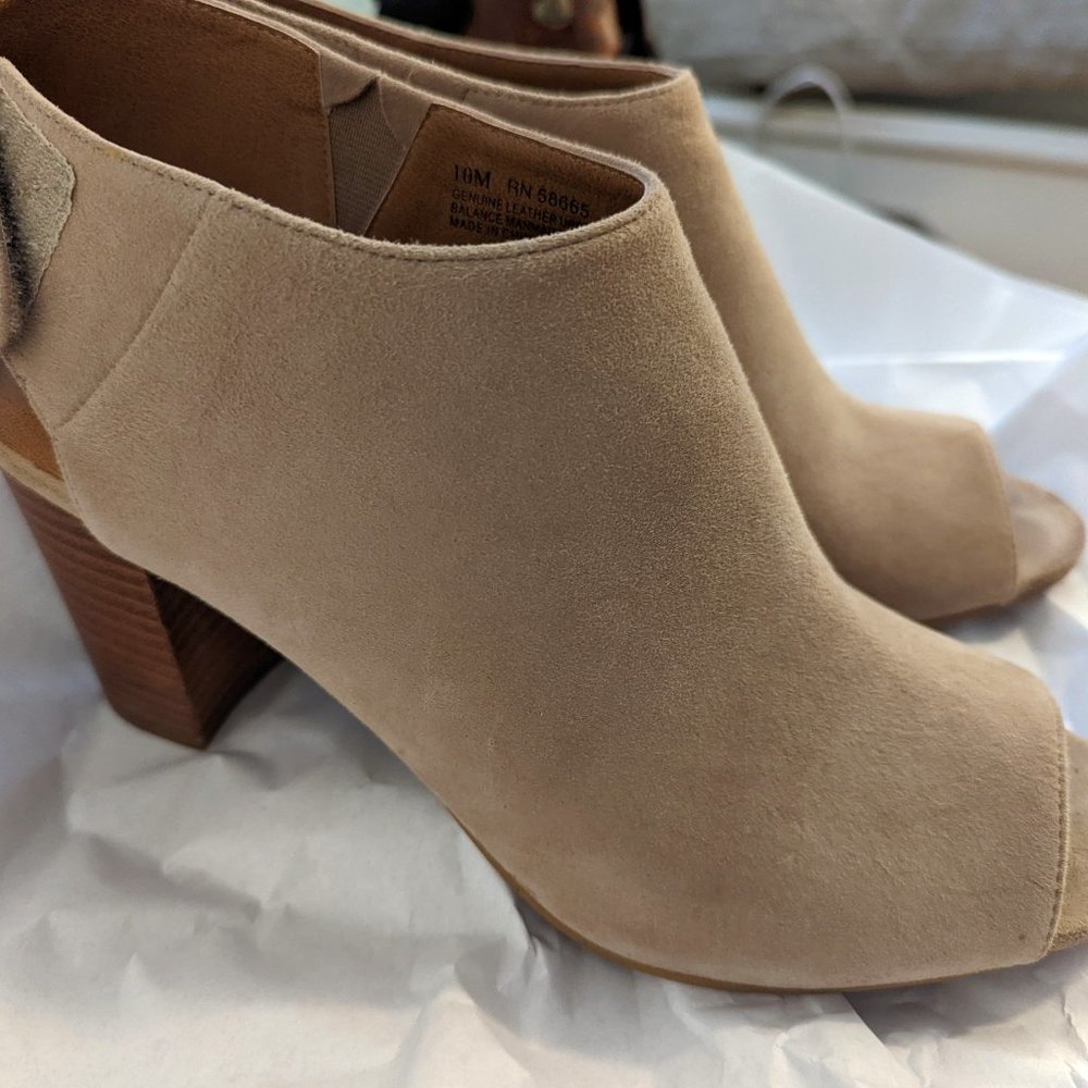 Abound 10 M Suede Peep Toe Booties